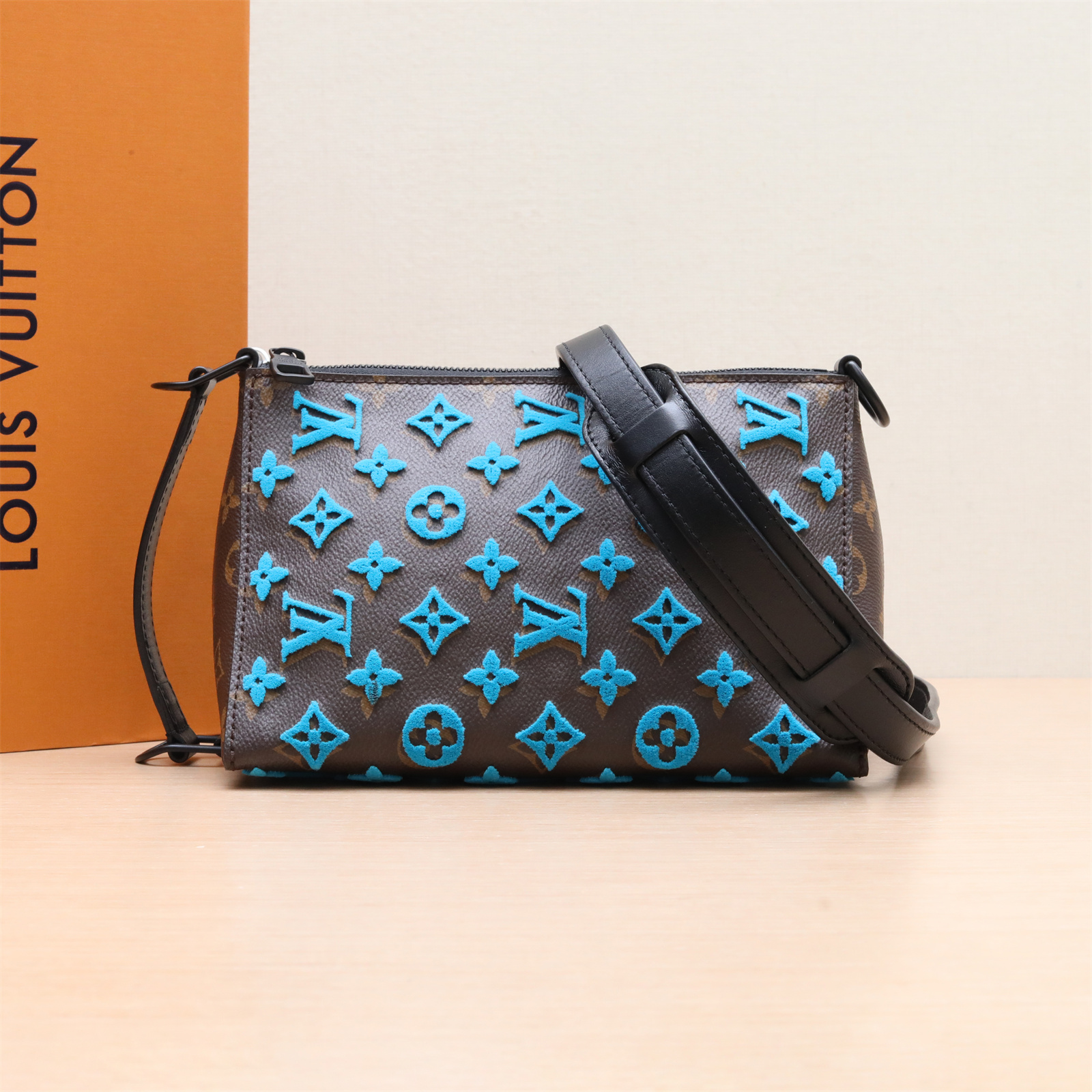 95新 LouisVuitton/路易威登 小花姑姑P224930272三角包 毛呢提花