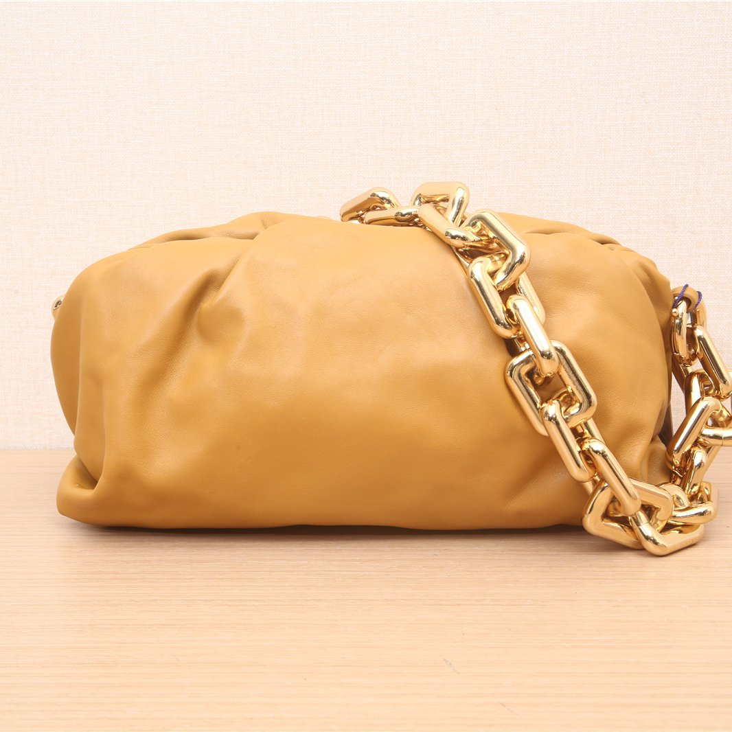 95新 BOTTEGA VENETA/葆蝶家 活动姑姑P241666074 云朵包 肩包