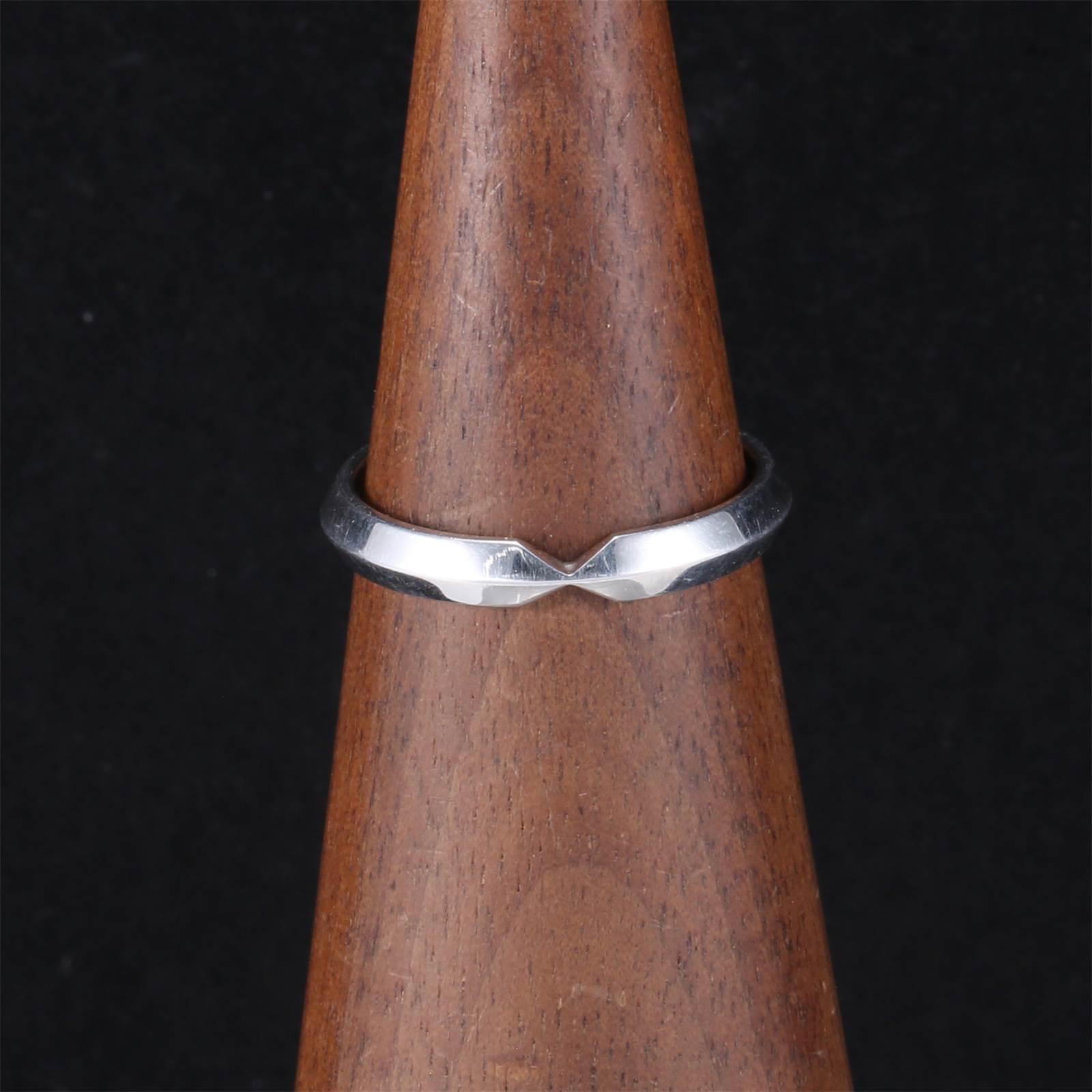 99新  新粉小花姑姑 P243445916 The Tiffany® 嵌套窄式戒指