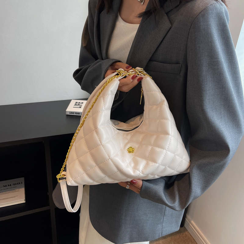 2023新款纯色菱格链条女包时尚腋下包高级感手提单肩包休闲通勤包