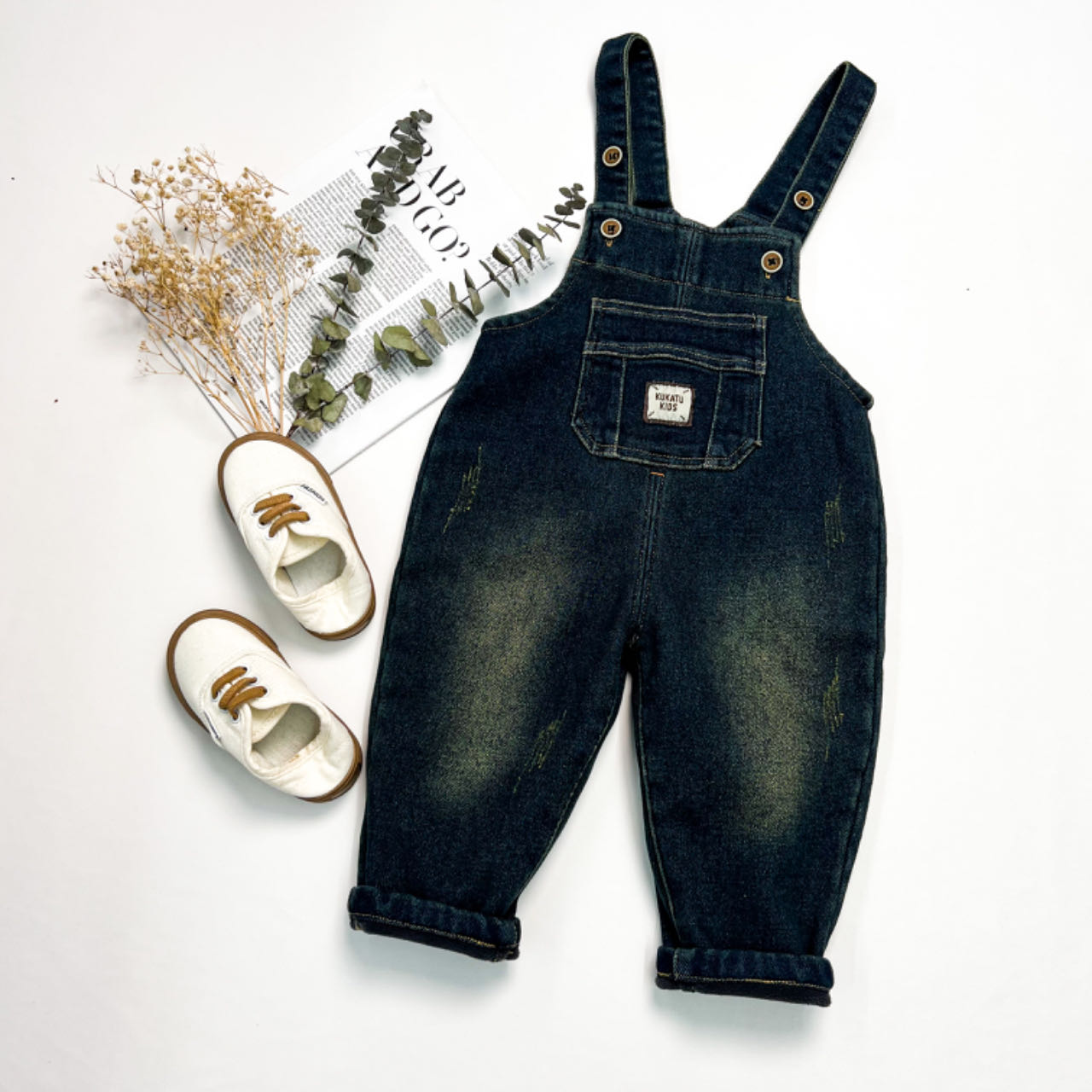 0-3岁宝宝春秋新款连体休闲时尚牛仔一体绒可开档口袋小标背带裤