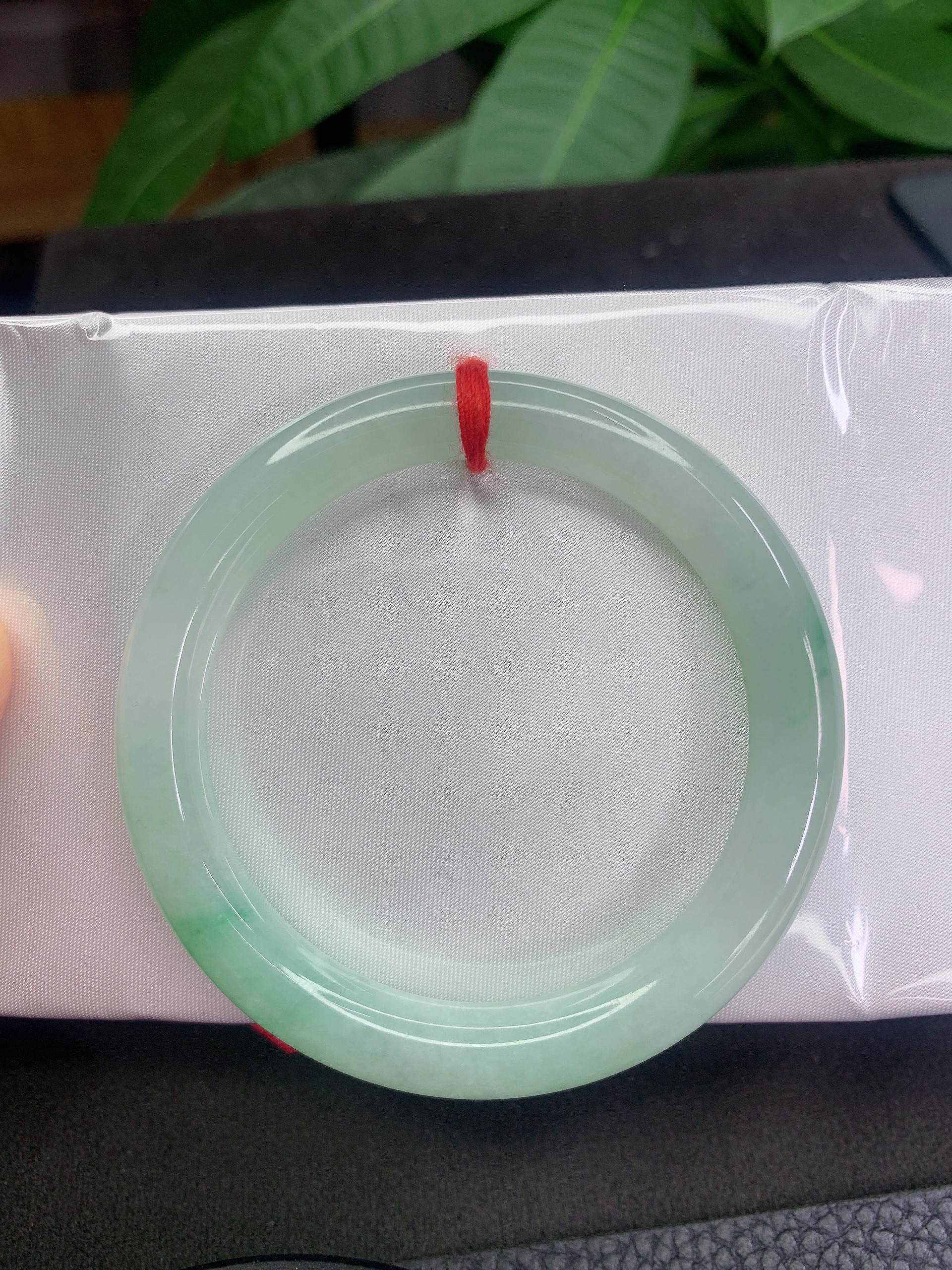 缅甸天然A货翡翠52-53圈口糯冰晴底飘花圆条手镯、有纹裂（144号）