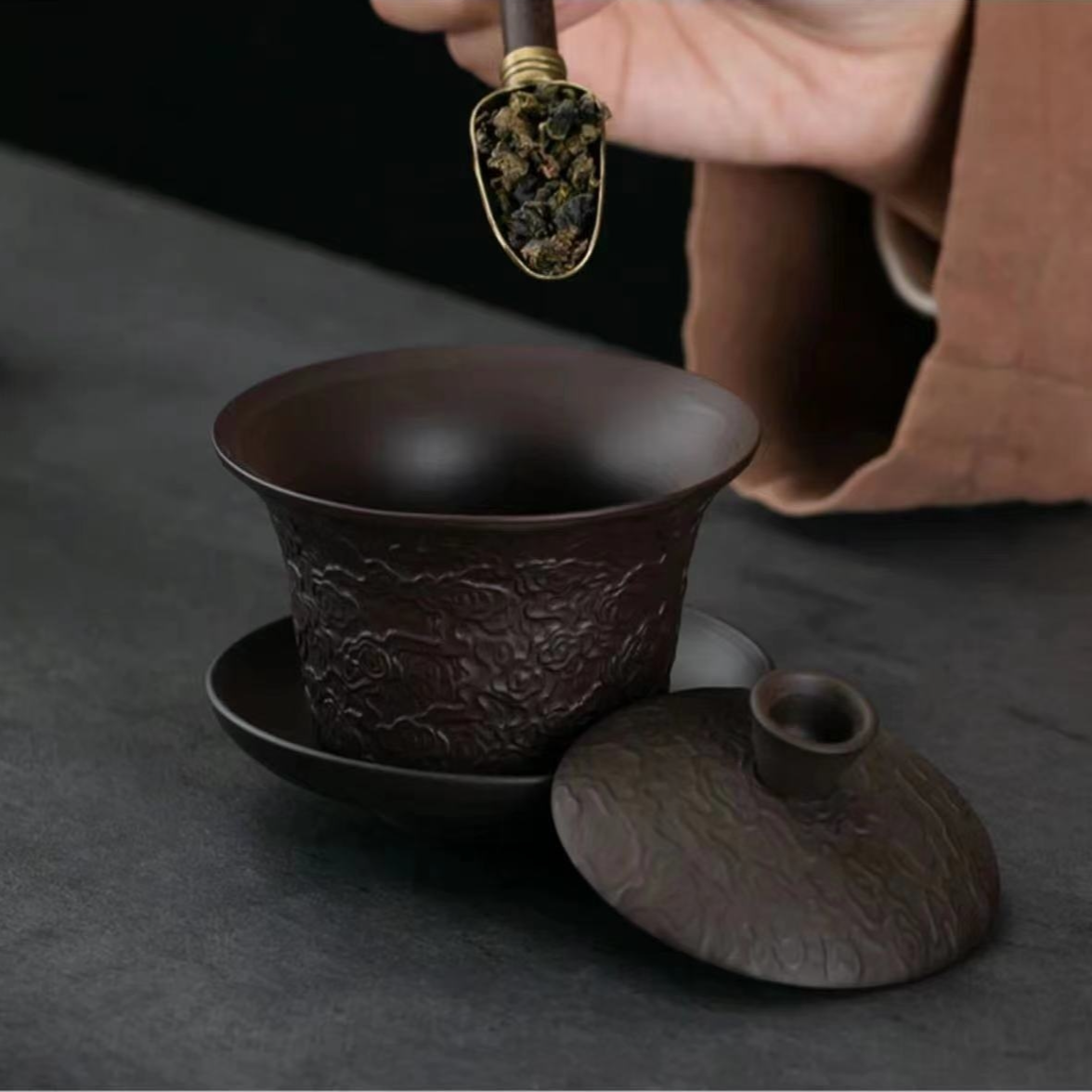 紫砂浮雕祥云盖碗