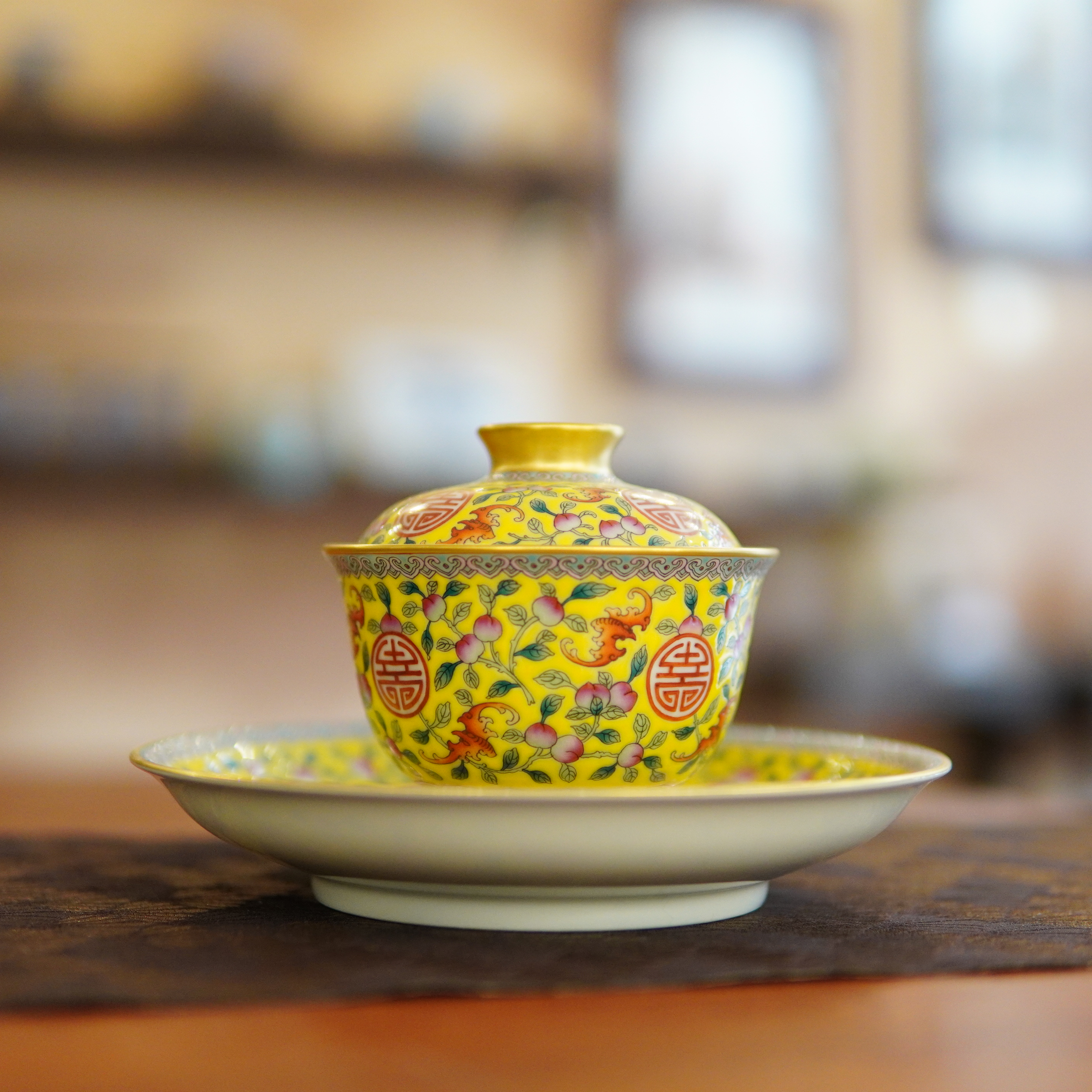 预拍手绘珐琅彩黄地釉寿桃纹三才盖碗复古手工家用陶瓷陶瓷茶盖碗