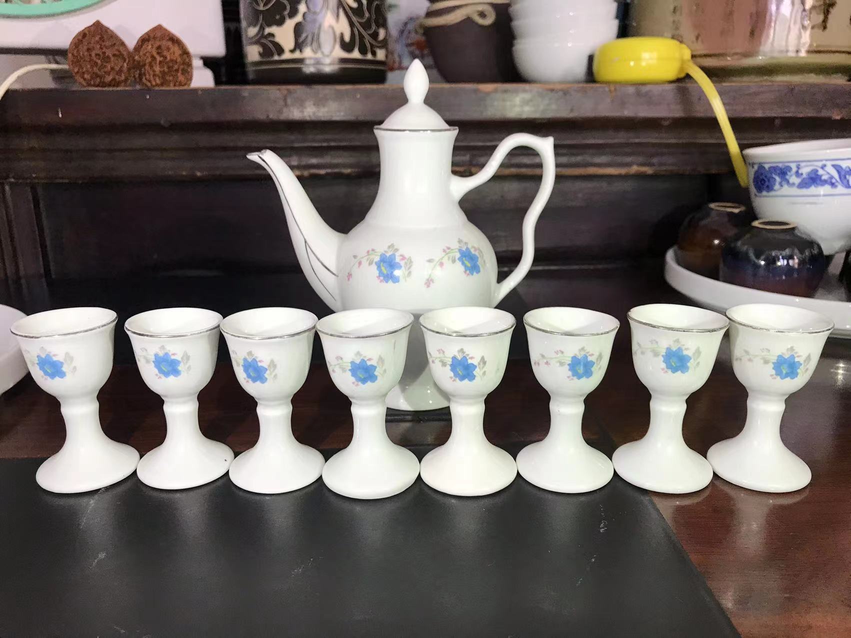 中国磁州窑八十年代陶瓷一厂青花酒具一套