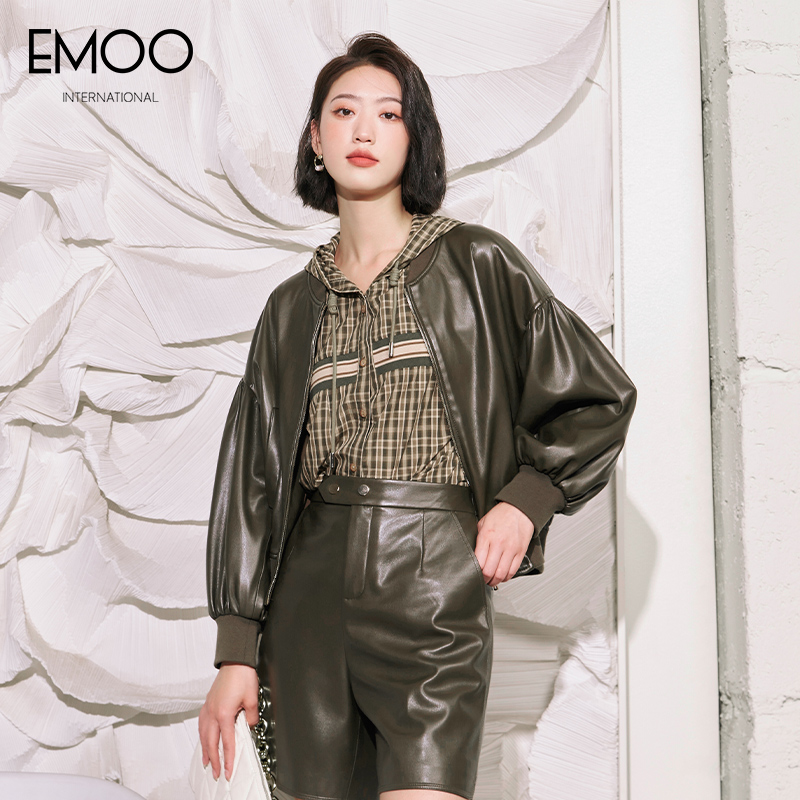 EMOO/杨门秋新款军绿色长袖PU外套拼接复古时尚百搭E32W245478