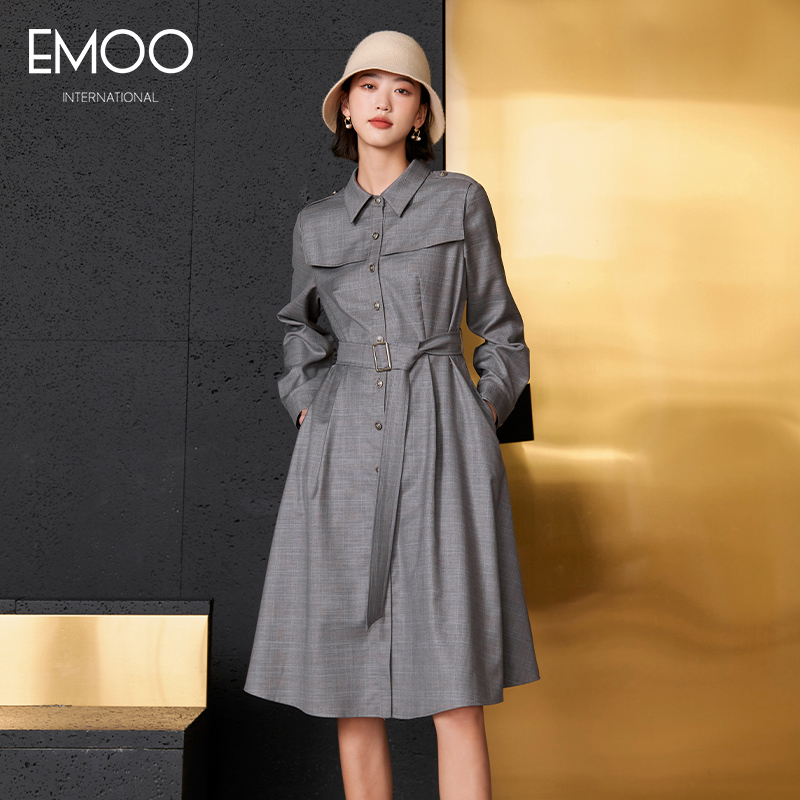 EMOO/杨门秋新款灰色长袖连衣裙中长款收腰显瘦气质E32L033285
