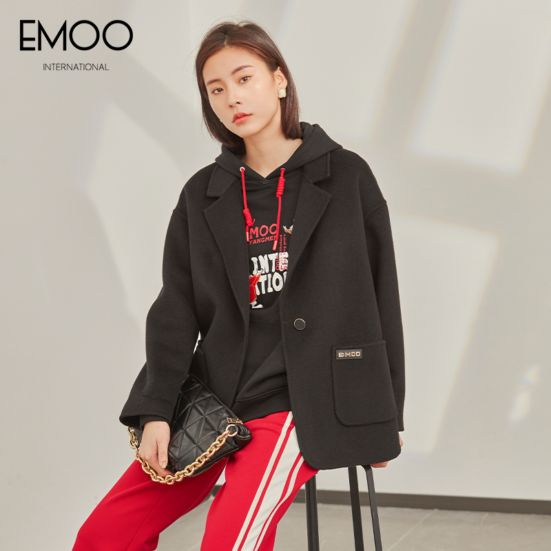EMOO/杨门毛呢外套女冬装新款呢子大衣纯色单排扣上衣E42D047058