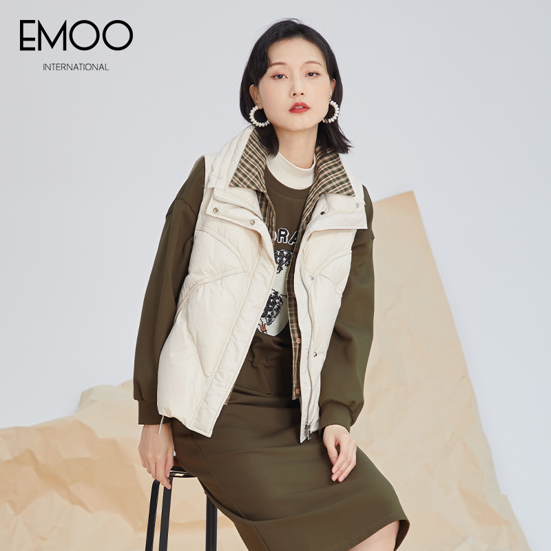 EMOO/杨门秋新款米白轻薄休闲百搭时尚保暖短羽绒马夹E32M049387