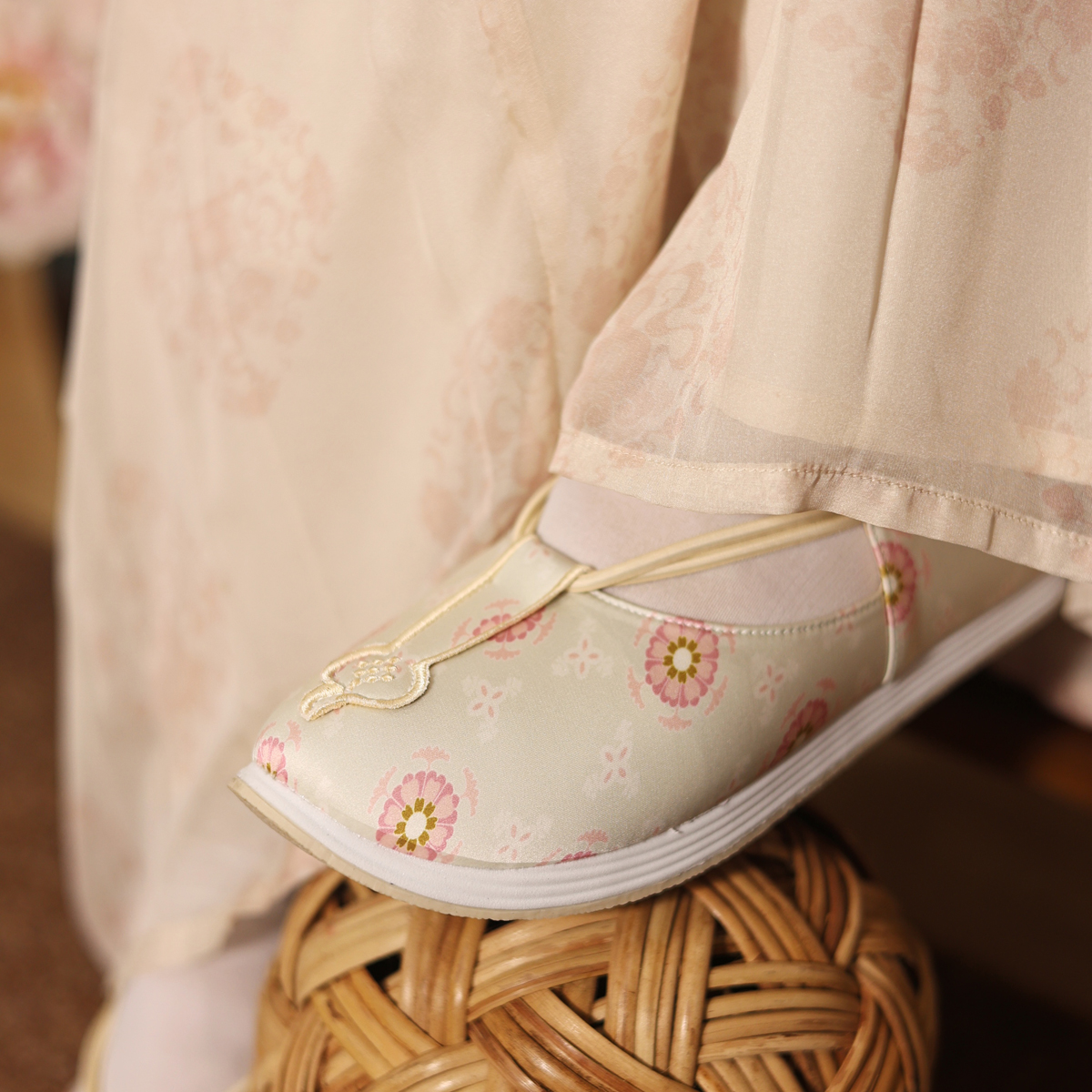  江南朱记【小满】复原唐代如意鞋原创翘头鞋百搭汉服鞋子女平底