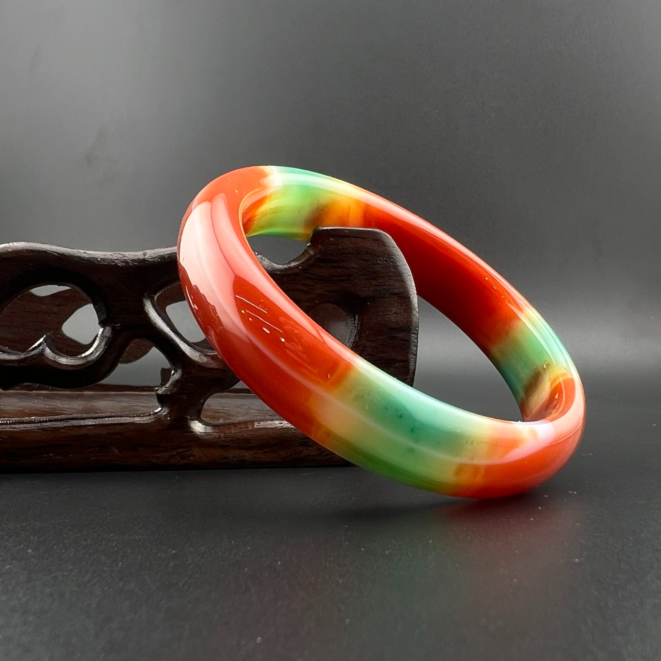 唯之萱-天然珠宝一代传承藏收级七彩盐源手镯AB49