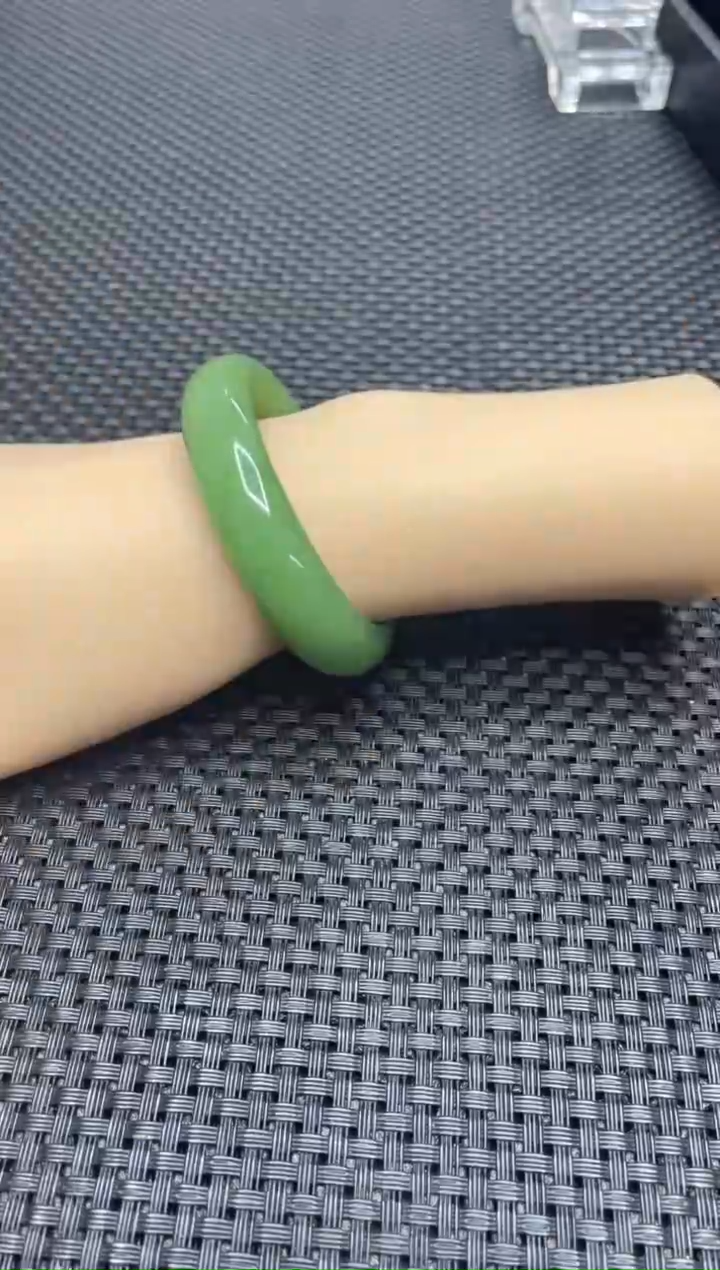 【闪购商品】和田玉手镯未镶嵌一支52+ 颜色多样性发