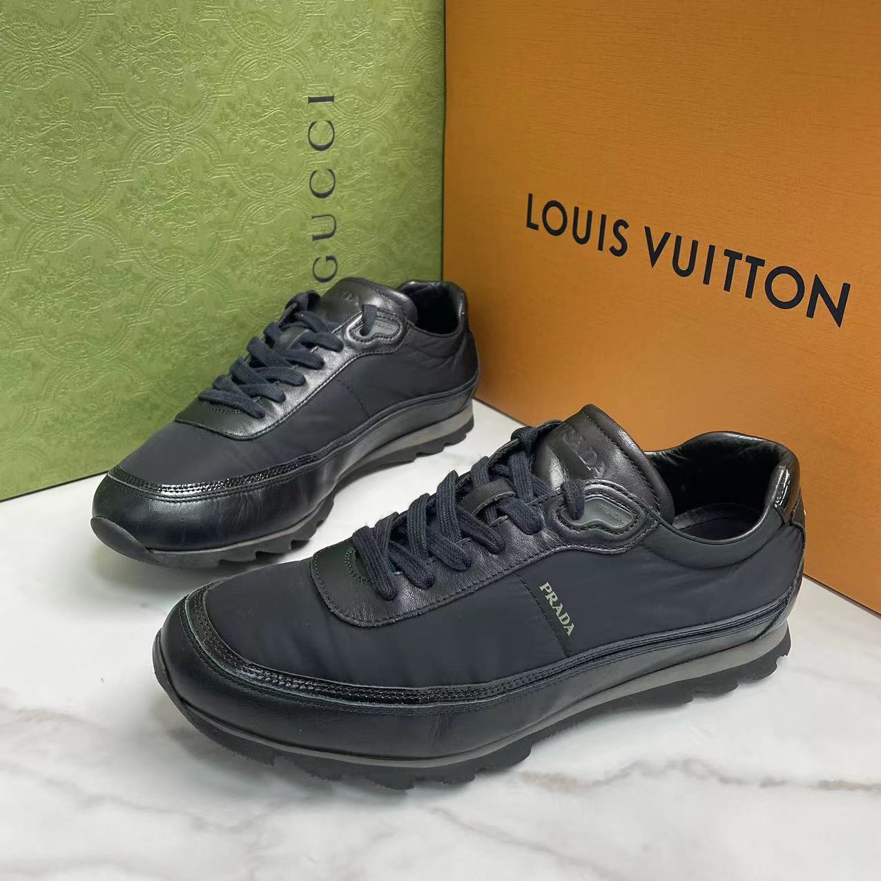Prada/普拉达黑色侧标logo时尚户外休闲运动鞋/欧码40/95新