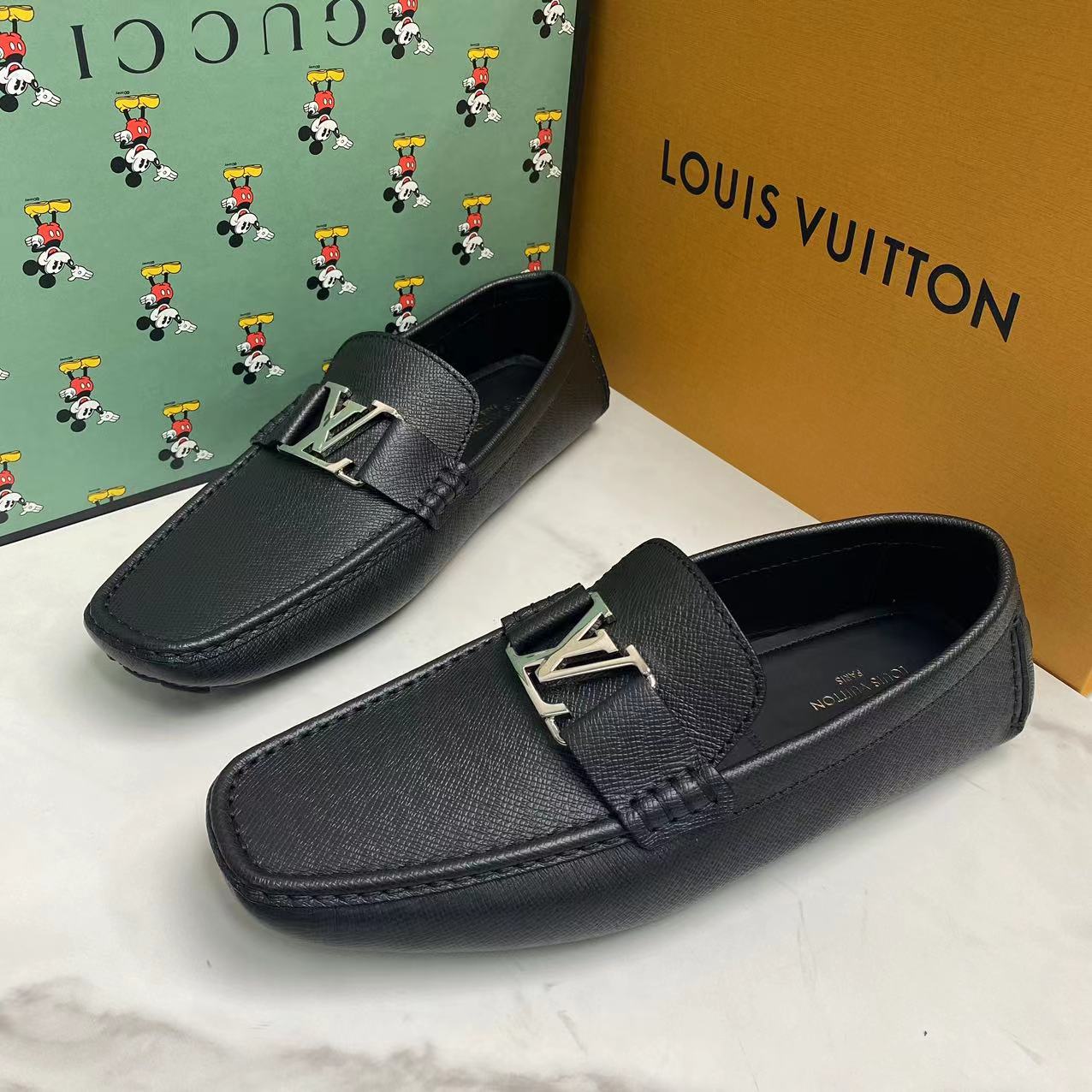 LouisVuitton/路易威登黑色大标logo休闲豆豆鞋/多尺码全新未使用