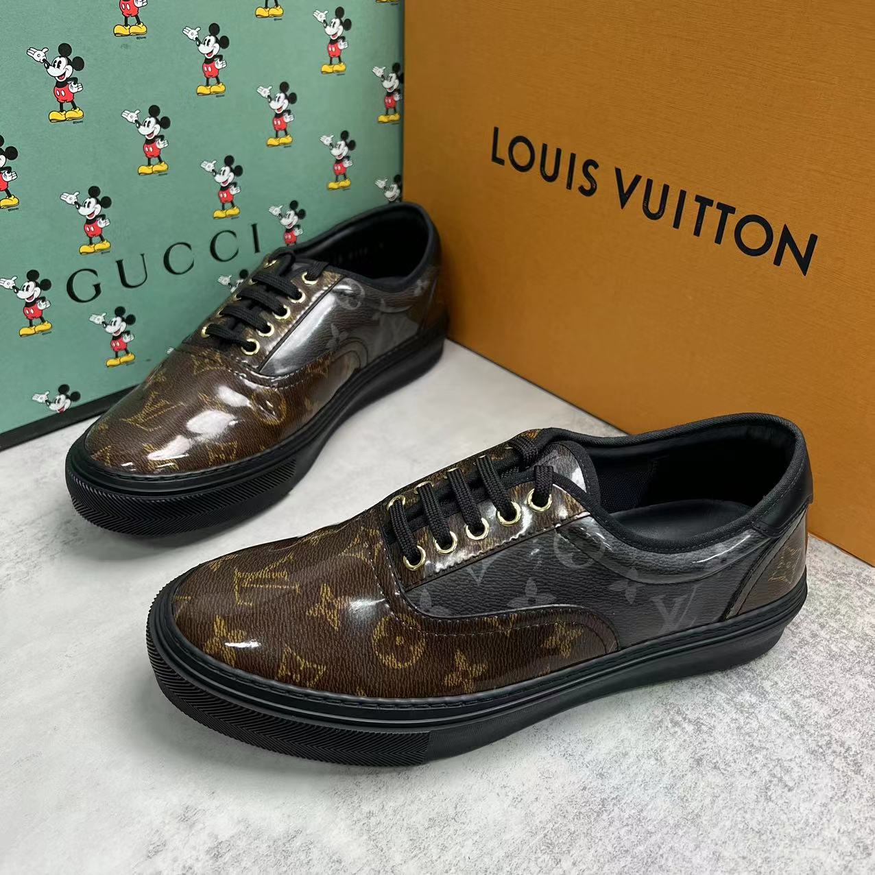 LouisVuitton/路易威登时尚亮面老花印花休闲低帮板鞋/多尺码99新
