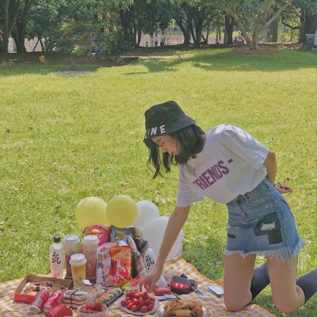 SW碧家 撞色高腰磨边牛仔半身裙 0110N007