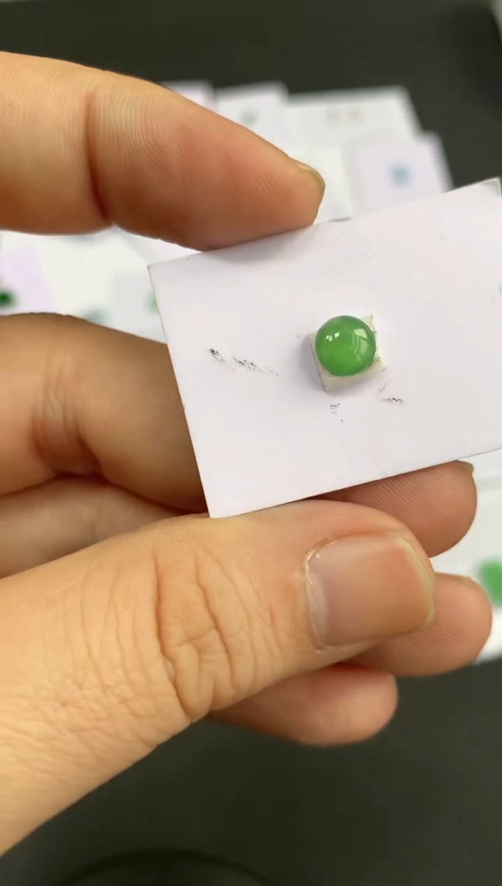 【闪购商品】定制翡翠未镶嵌蛋面