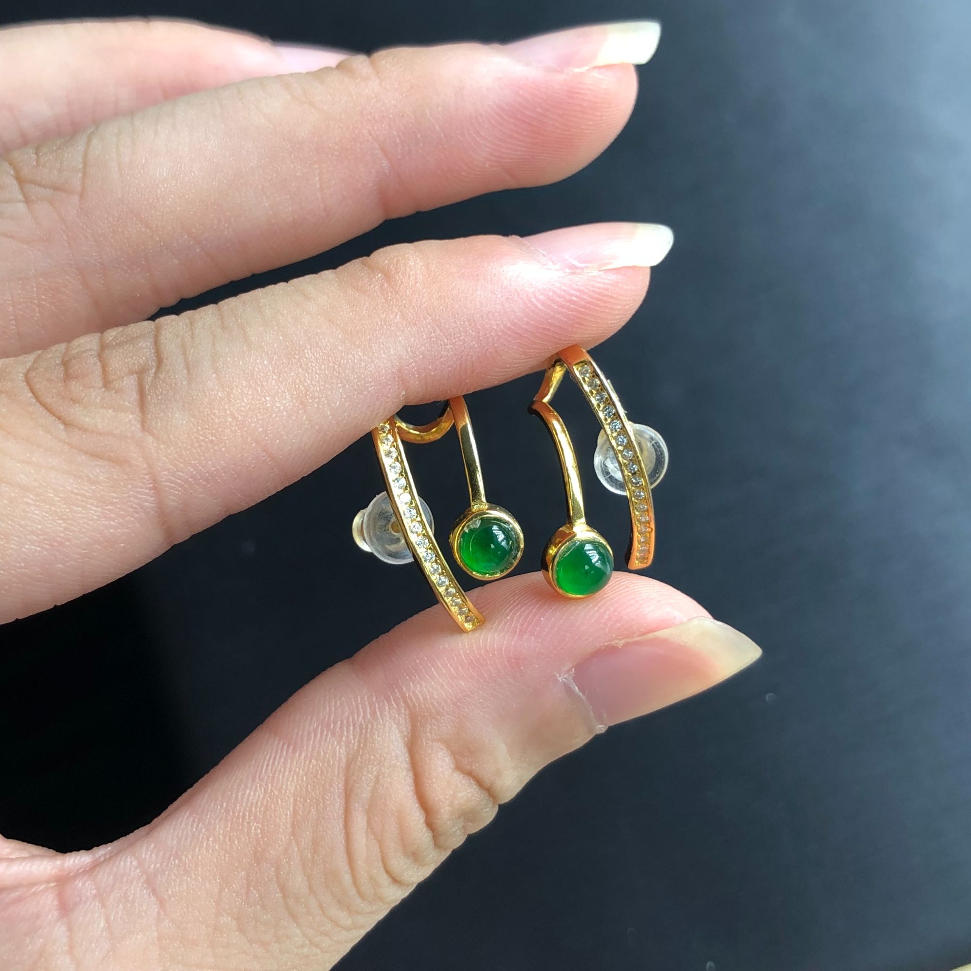 天然翡翠绿蛋面925银时尚设计款百搭耳饰【多样性发 只发一件】