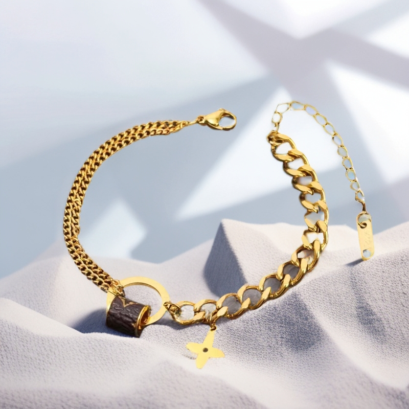 钛钢皮质手链 轻奢爆款女环环相扣皮纹蛮腰镀金手链0726（不褪色）