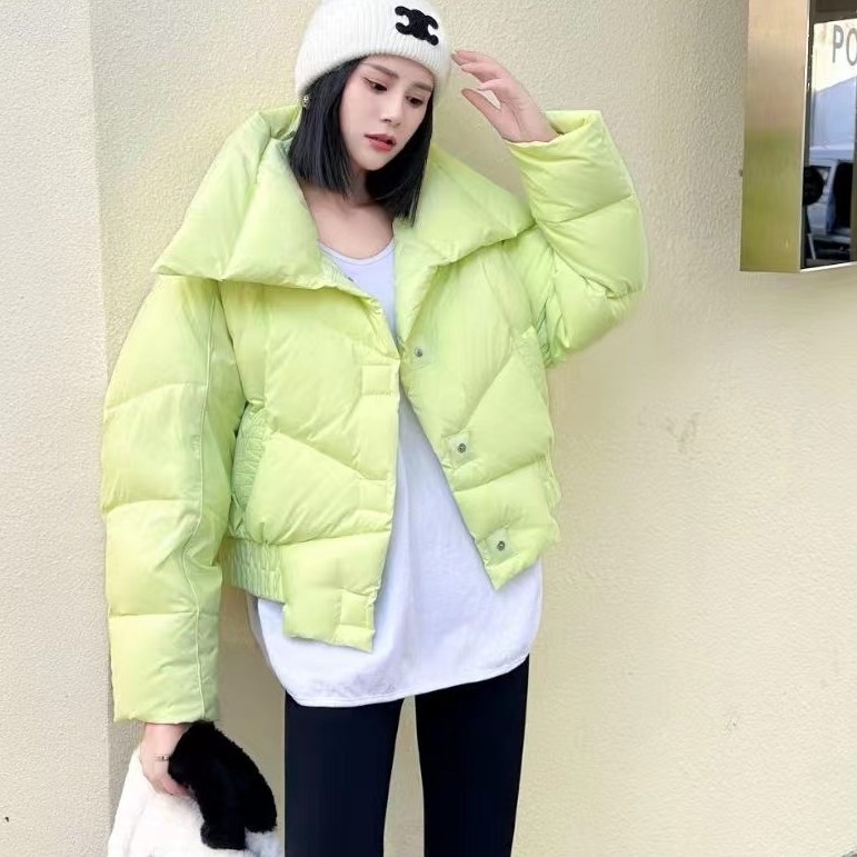 柚红2023玫红色亮色短款翻领可立领设计师款小众款羽绒服