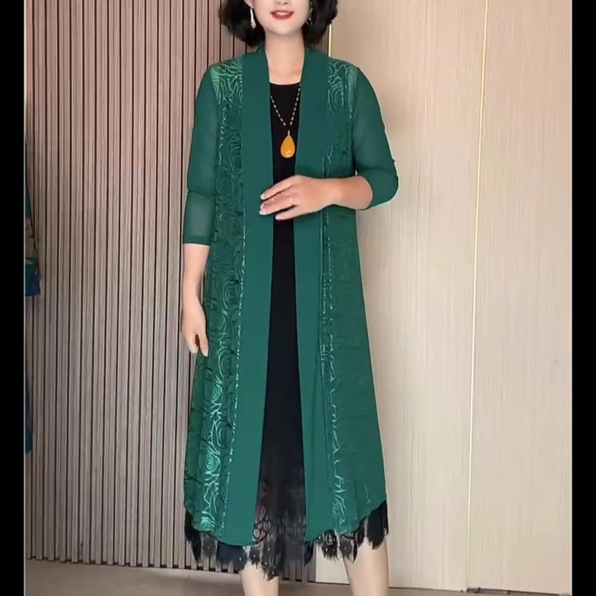 2025夏季新款提花披肩外搭气质洋气遮肉显瘦中长款防晒披肩女薄