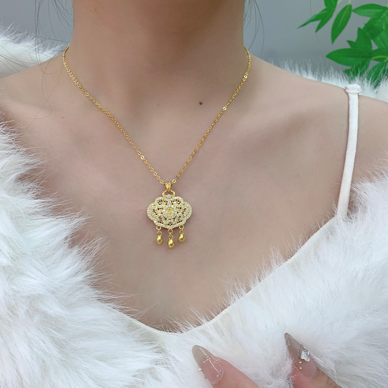 黄金吊坠足金999黄金小金锁长命锁吊坠深圳水贝999足金镶嵌莫桑