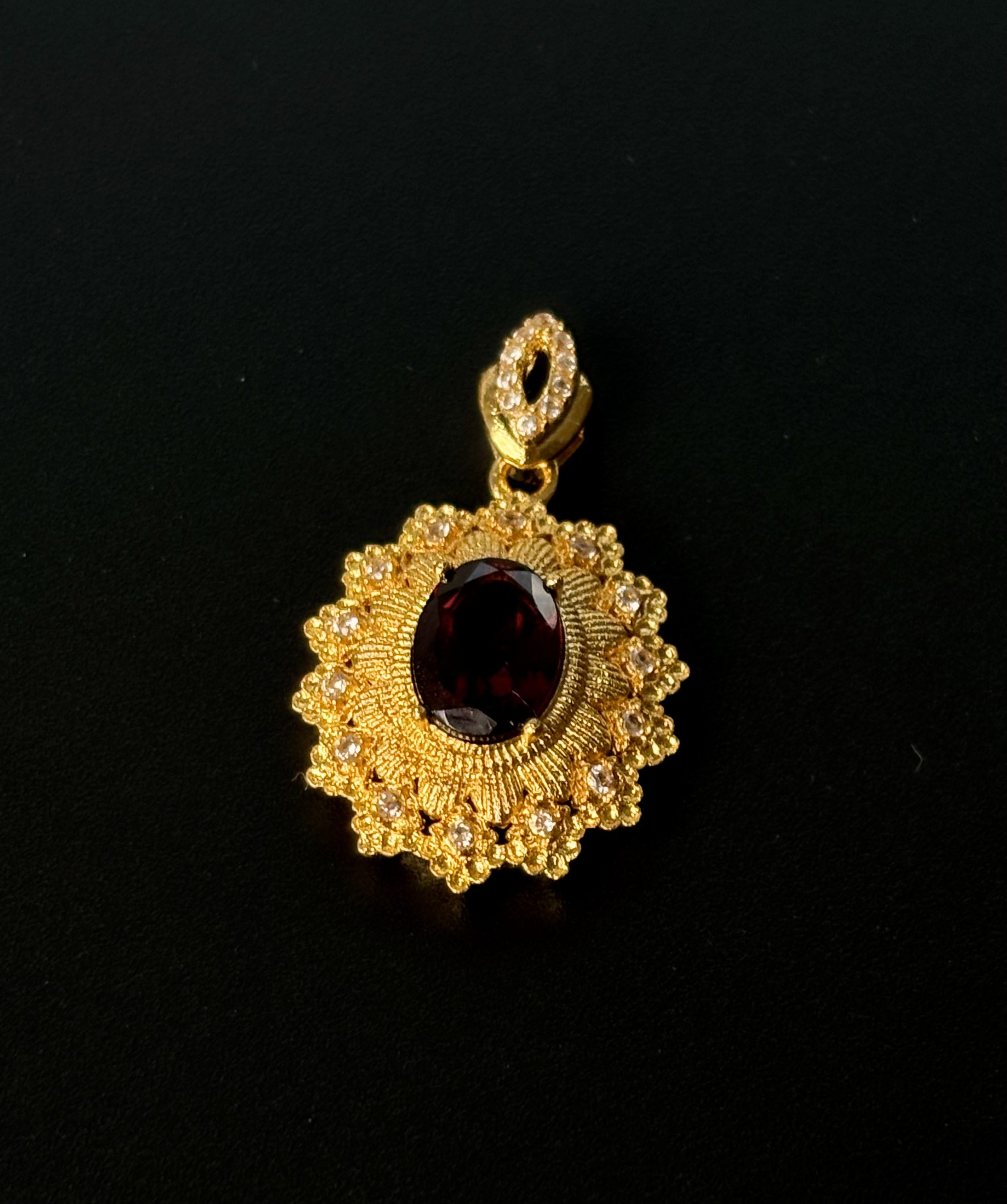 18k金石榴石吊坠 显大款 a05