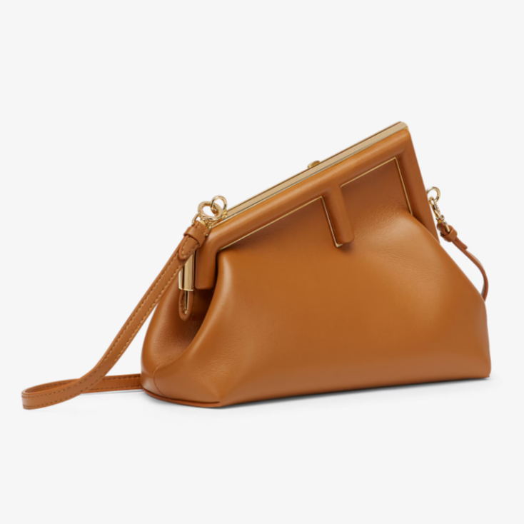 95新 FENDI/芬迪 芬迪f形first棕色夹子包 单肩包 11161132女包
