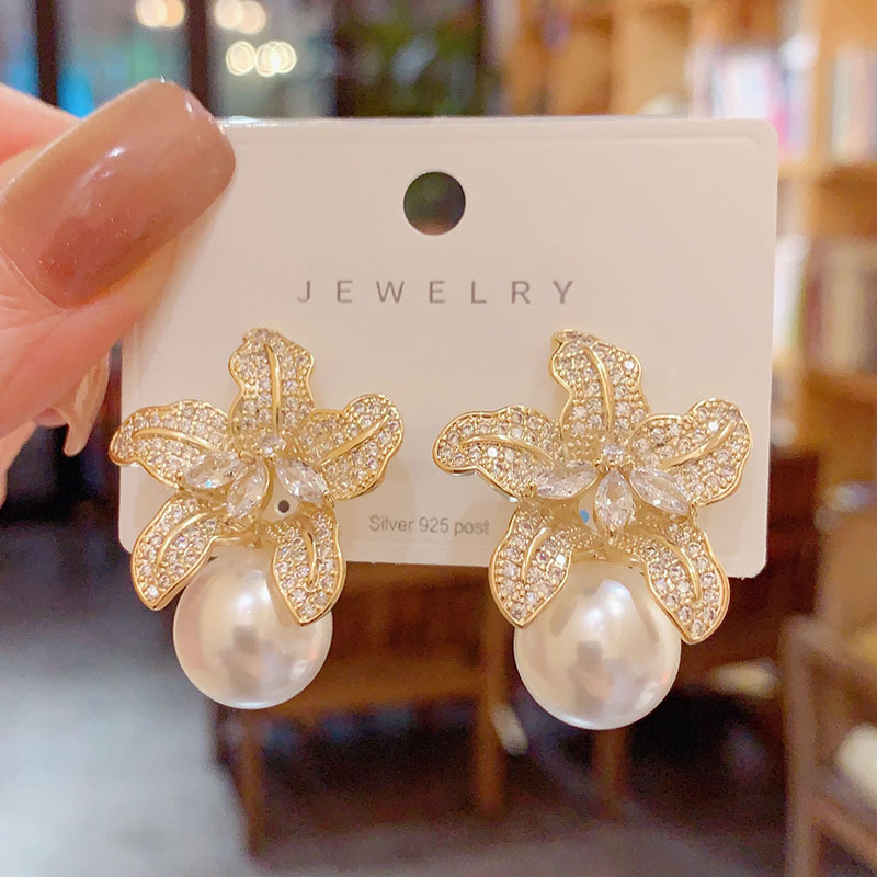 铜合金亚克力耳饰 法式夸张时尚花瓣耳钉女奢华大气轻奢百搭小众