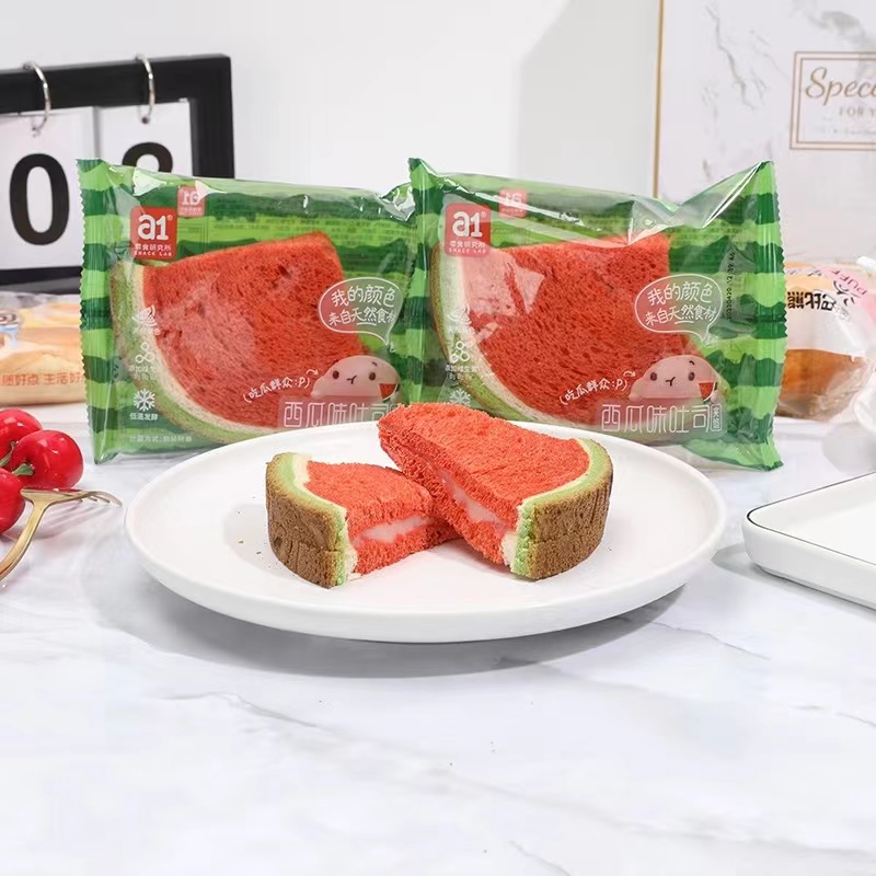 西瓜吐司面包早餐儿童营养食品休闲三明治小零食夹心蛋糕