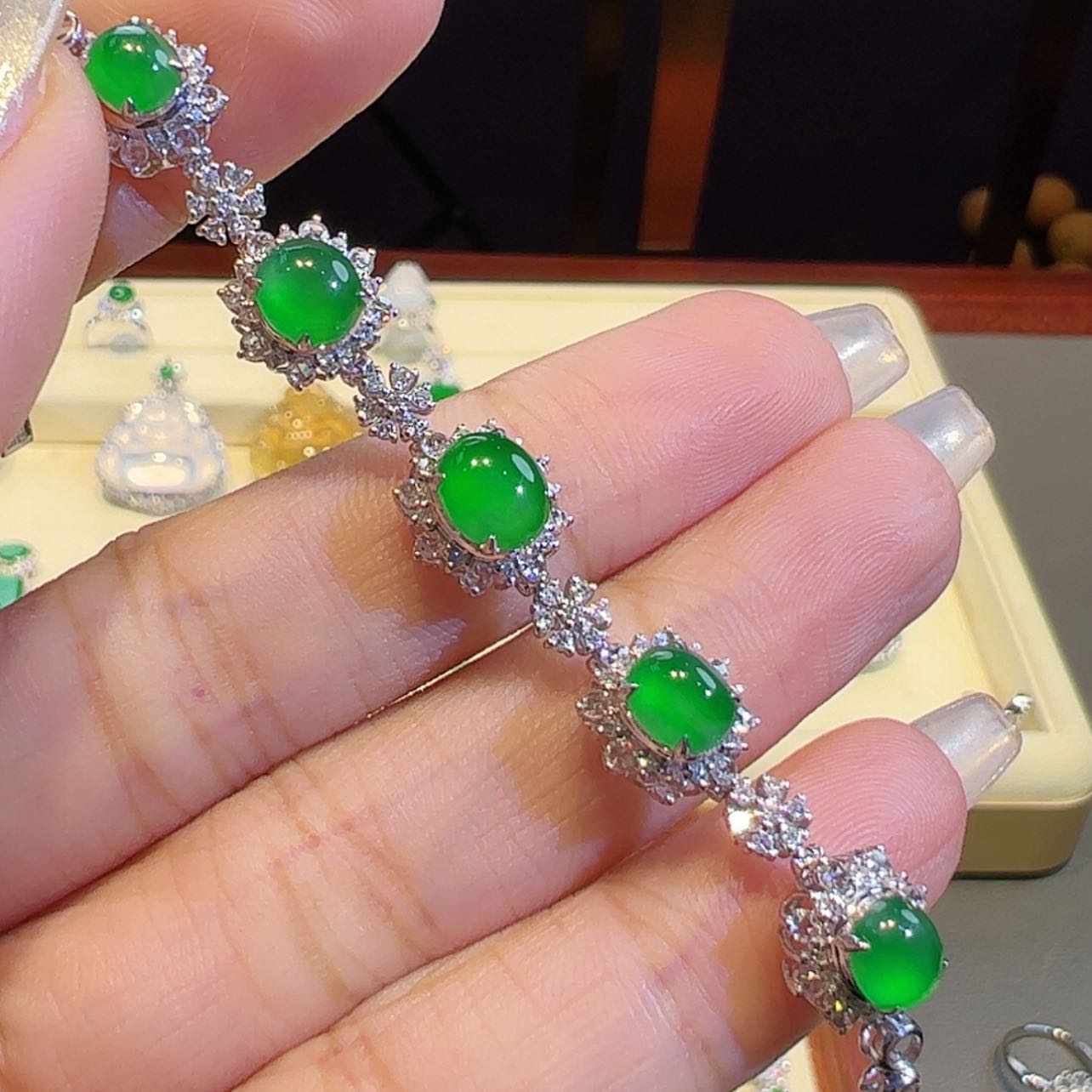 【闪购商品】翡翠手链18K金镶嵌凯*