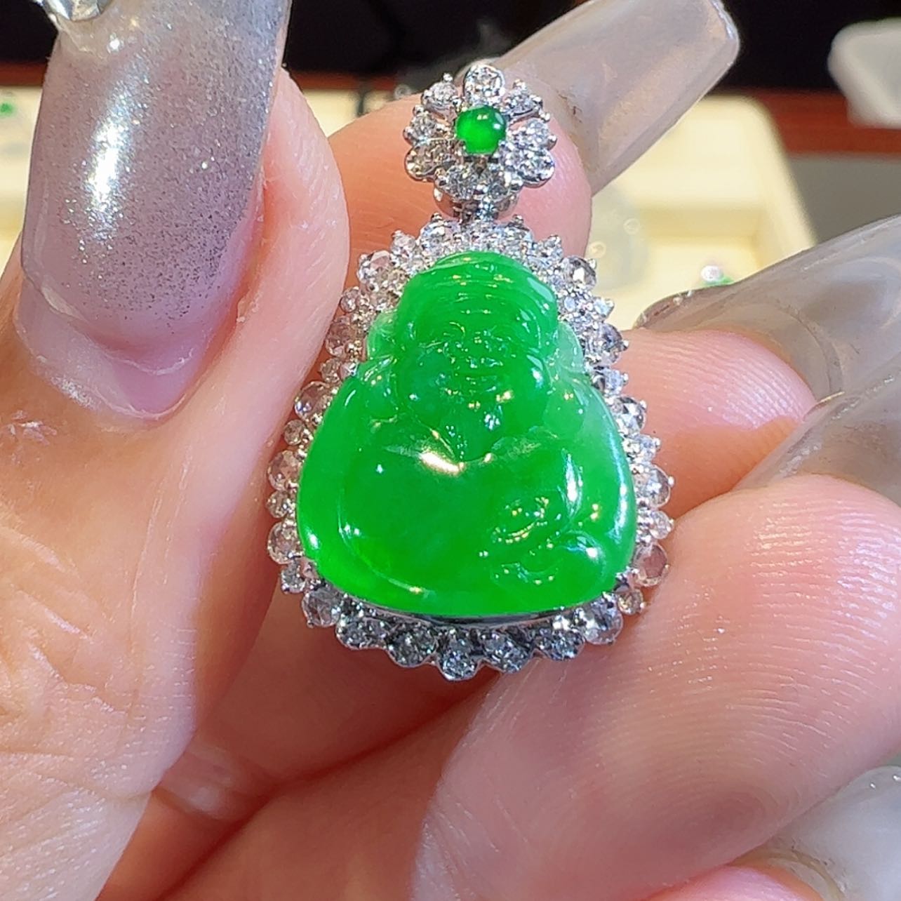 【闪购商品】翡翠吊坠(不含链)18K金镶嵌吉**米