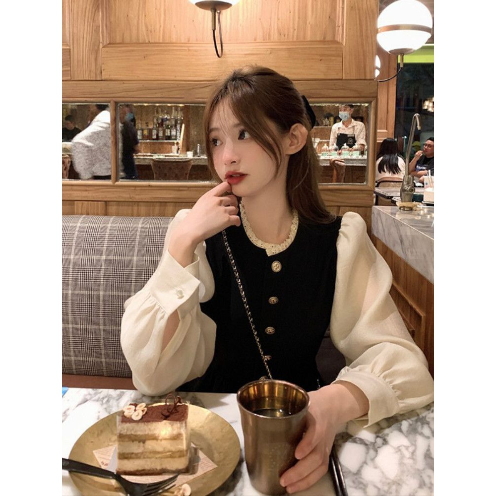 秋冬小黑裙氛围感穿搭女气质高级感赫本裙高腰初恋泡泡袖长连衣裙