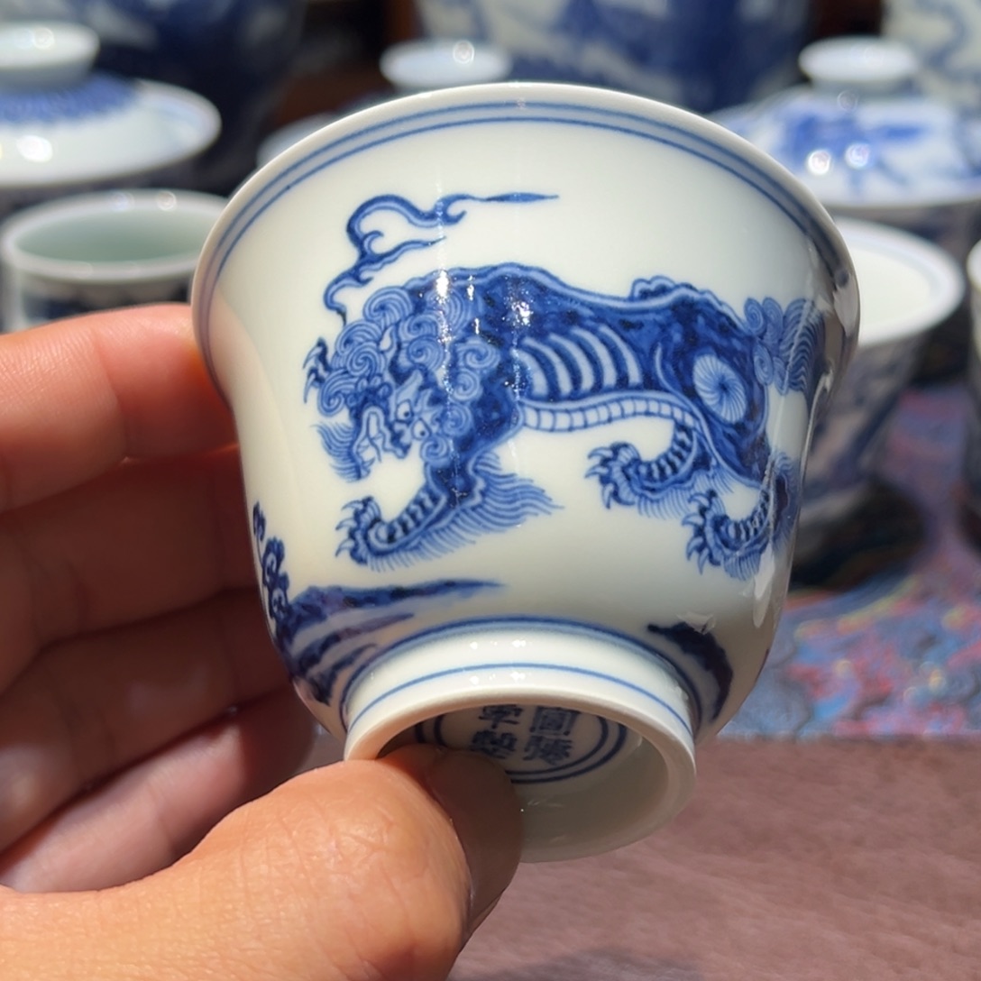 杯青花狮子纹铃铛杯口径7.5厘米