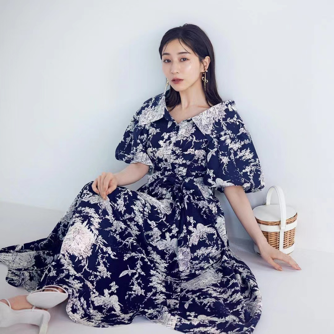 日单s家宽松连衣裙碎花显瘦女装连衣裙蓝色时尚泡泡袖印花法式