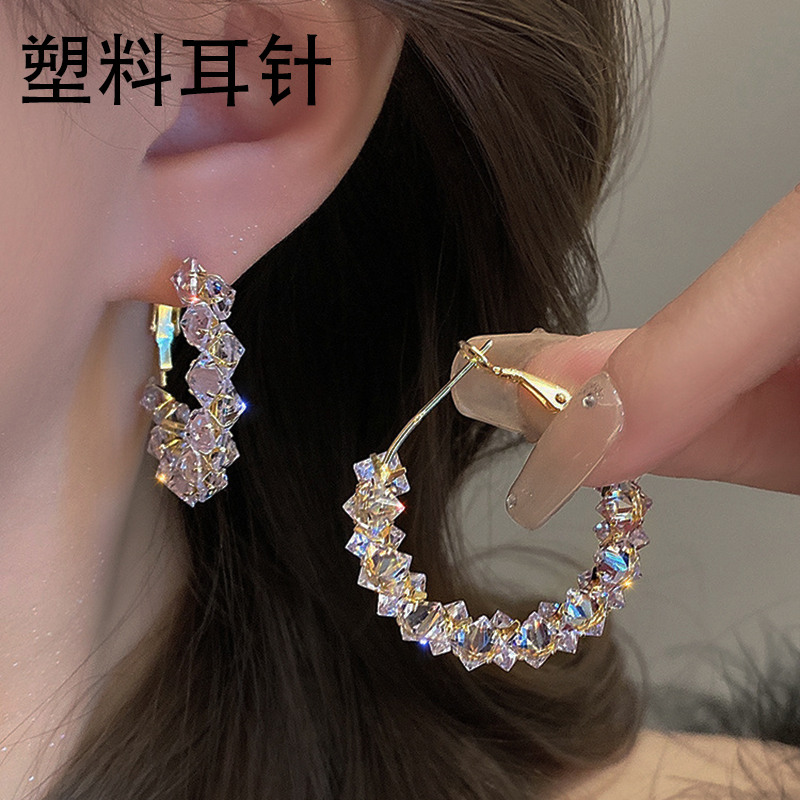 合金合成锆石耳饰 塑料针耳圈精致满天星耳环养耳高级感圆圈耳饰