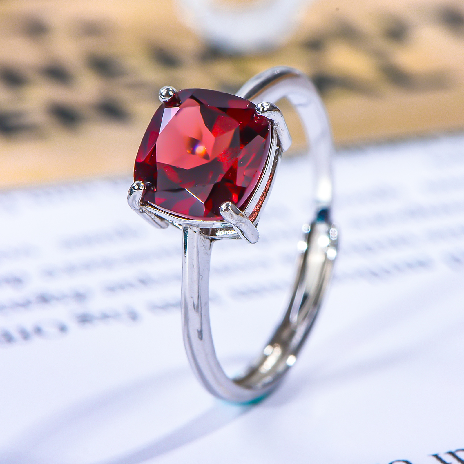 宇彩925银镶嵌天然鸽血红色石榴石戒指气质轻奢时尚红色简单四爪