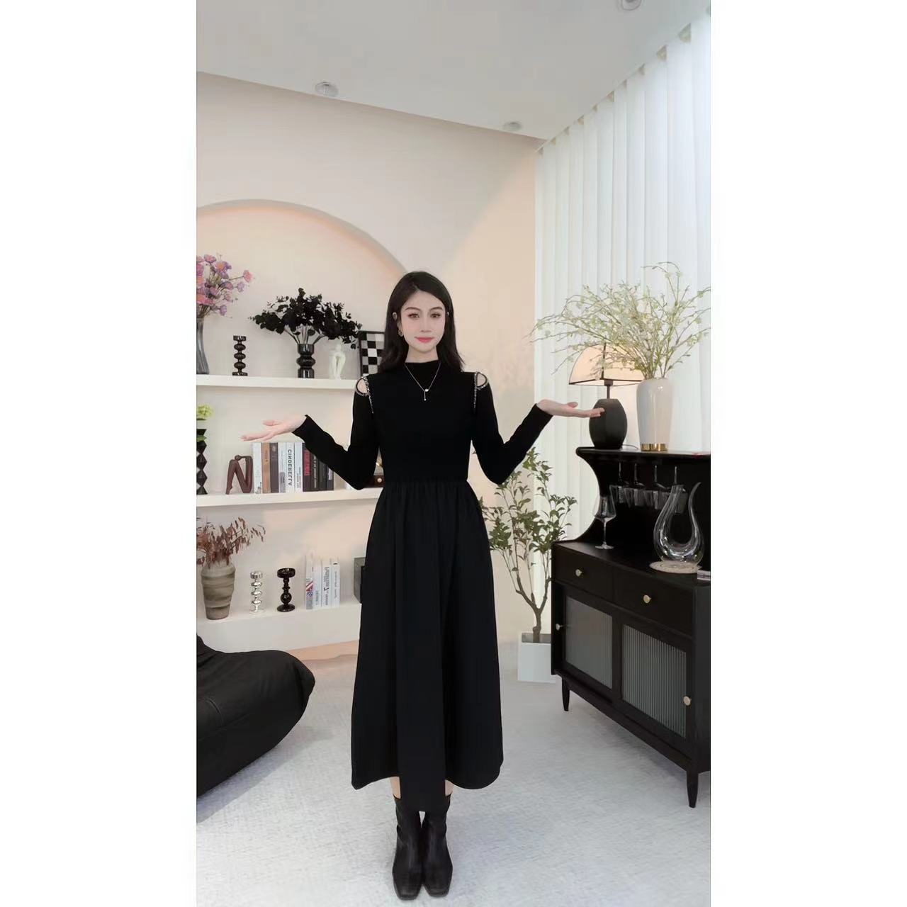 夏蝶妮赫本风高腰显瘦时尚黑色洋气法式高级长袖打底小黑裙1214#