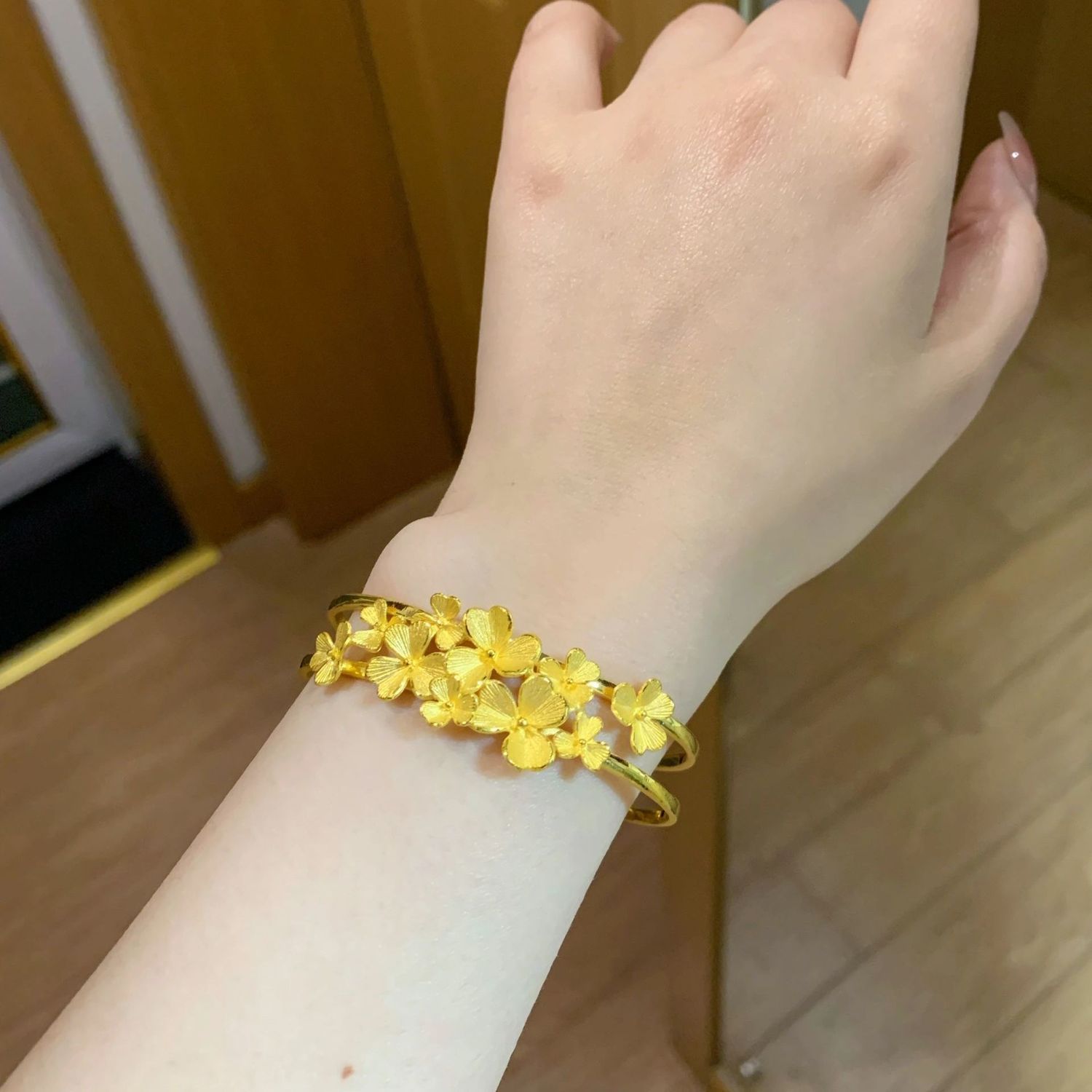合金手镯 【隆金】小红书同款杏叶花朵女手镯小众设计轻奢高级