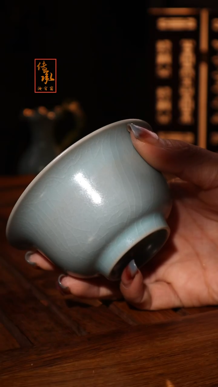 【闪购商品】陶瓷收藏级压手杯