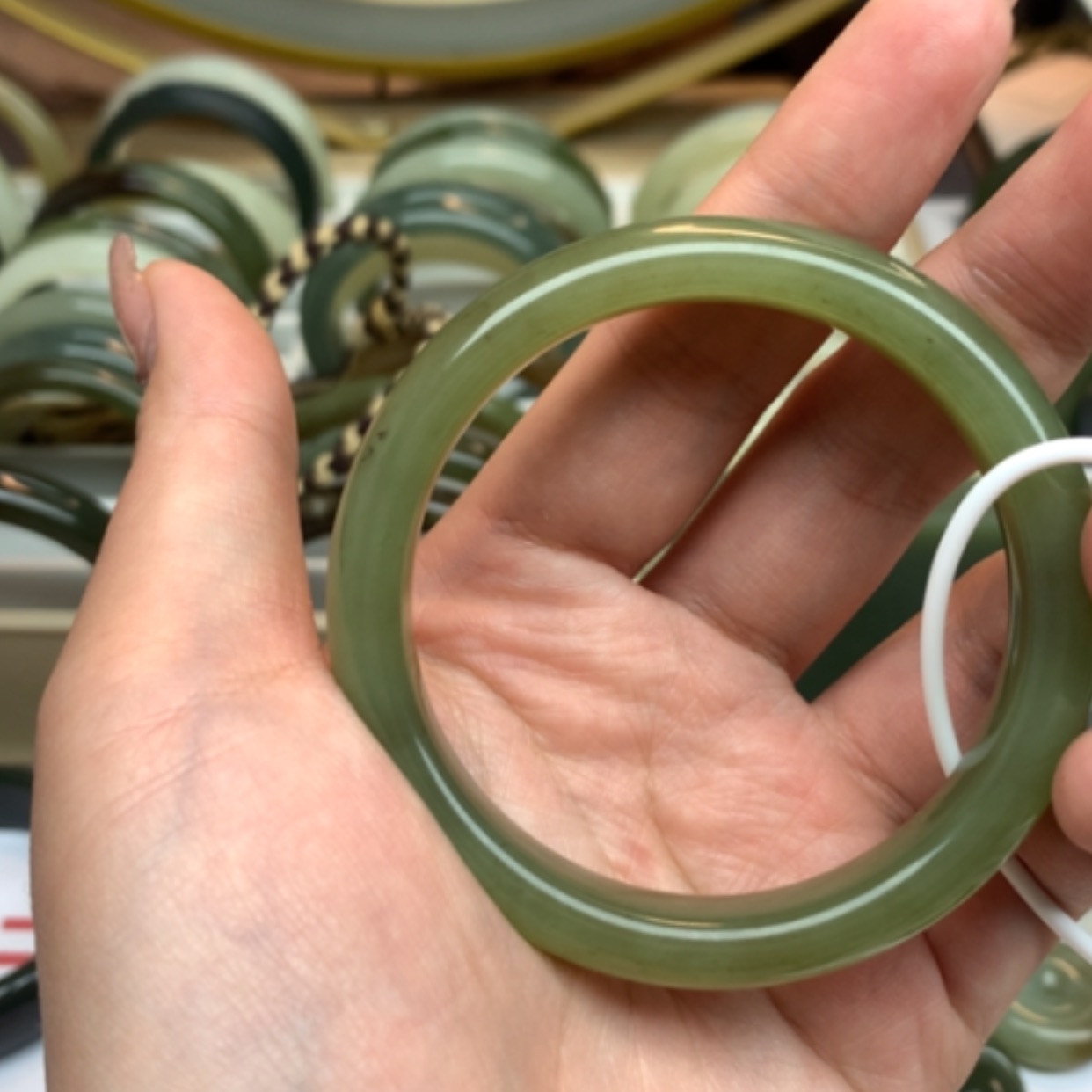 【闪购商品】和田玉手镯未镶嵌安***、