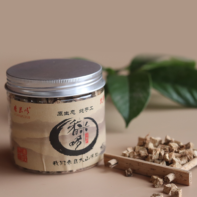 深山里的葛根片泡茶喝