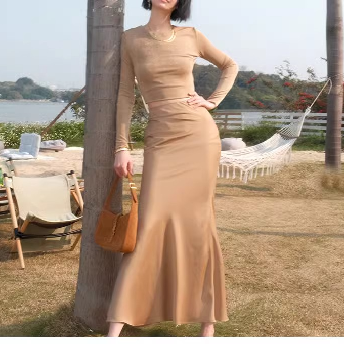 GC6697高端春夏桐桉质感高密坑条针织上衣瘄酸缎立裁半裙套装