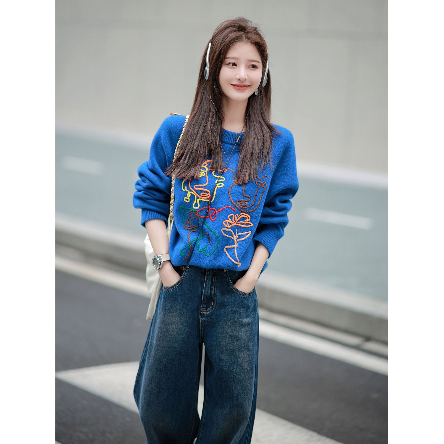 手工涂鸦纹理显白显瘦蓝色毛衣针织圆领上衣女