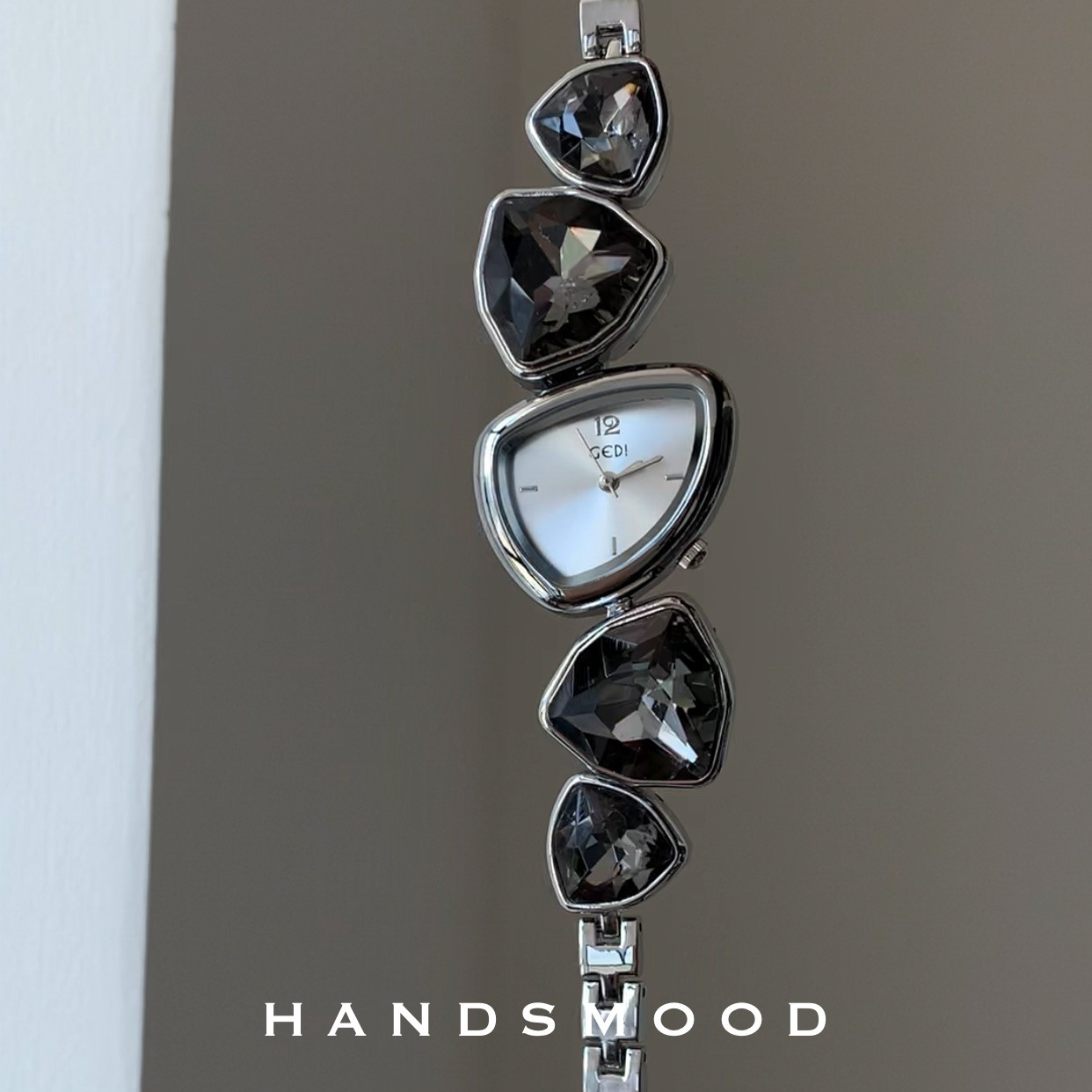 handsmood 小众设计感不规则链条轻奢时尚黑色精致女士手表AG47