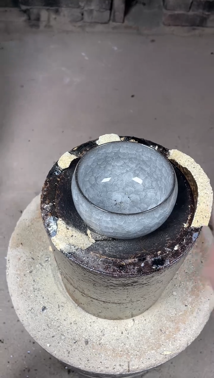 【闪购商品】瓷茶盏黑冰裂（带礼盒和证书）