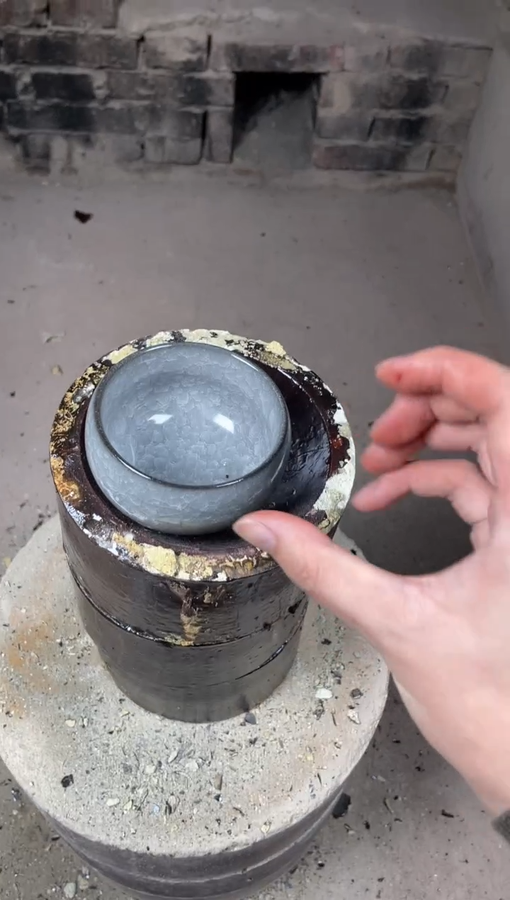 【闪购商品】瓷茶盏黑冰裂（带礼盒和证书）