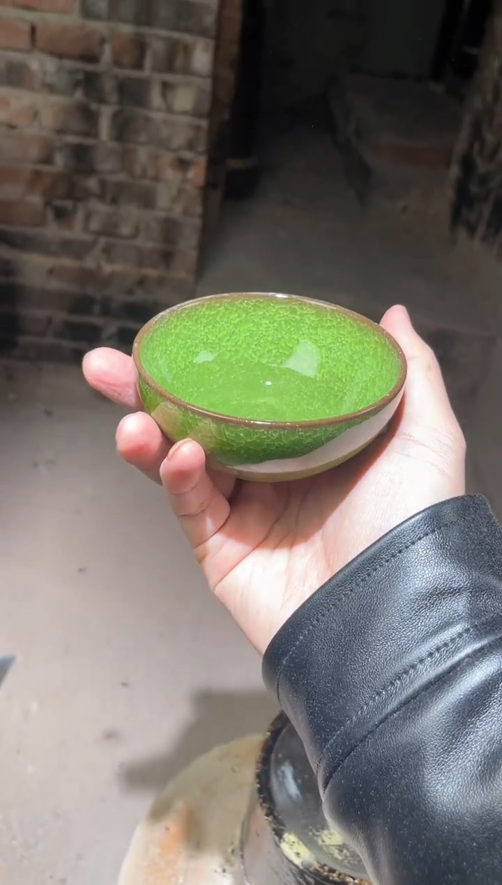 【闪购商品】瓷茶盏翡翠绿冰裂（带礼盒和证书）