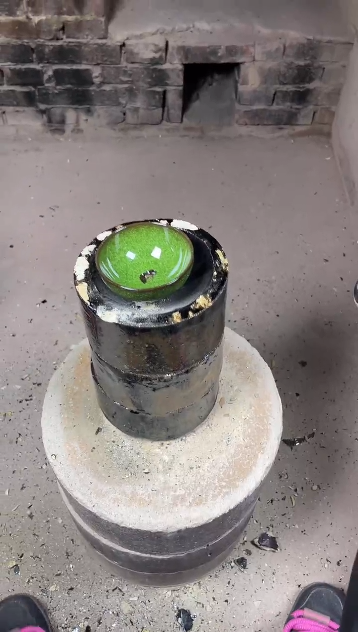 【闪购商品】瓷茶盏翡翠绿冰裂（带礼盒和证书）