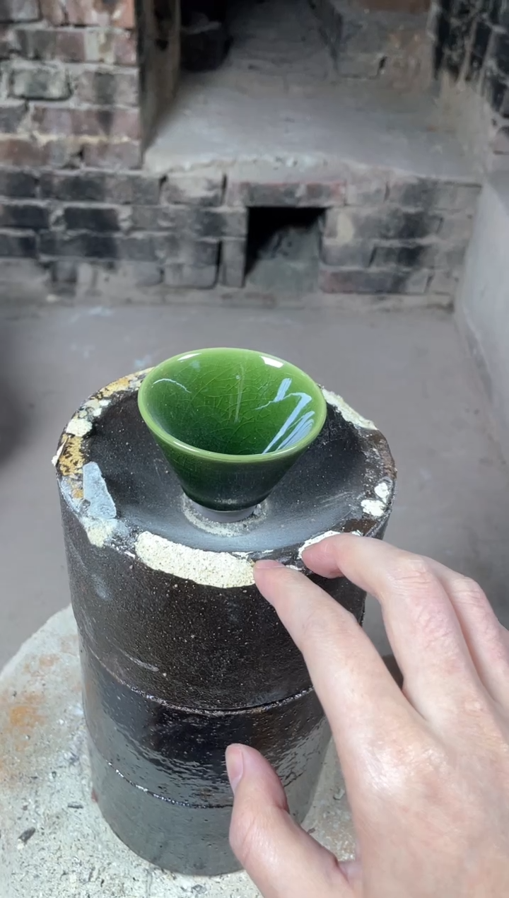 【闪购商品】瓷茶盏斗笠帝王绿（带礼盒和证书）